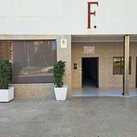 Appartamento Cozy Studio With Sea View Benidorm Esterno foto