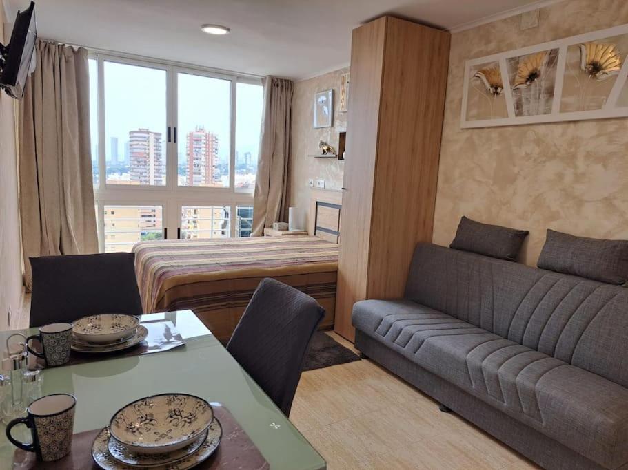 Appartamento Cozy Studio With Sea View Benidorm Esterno foto