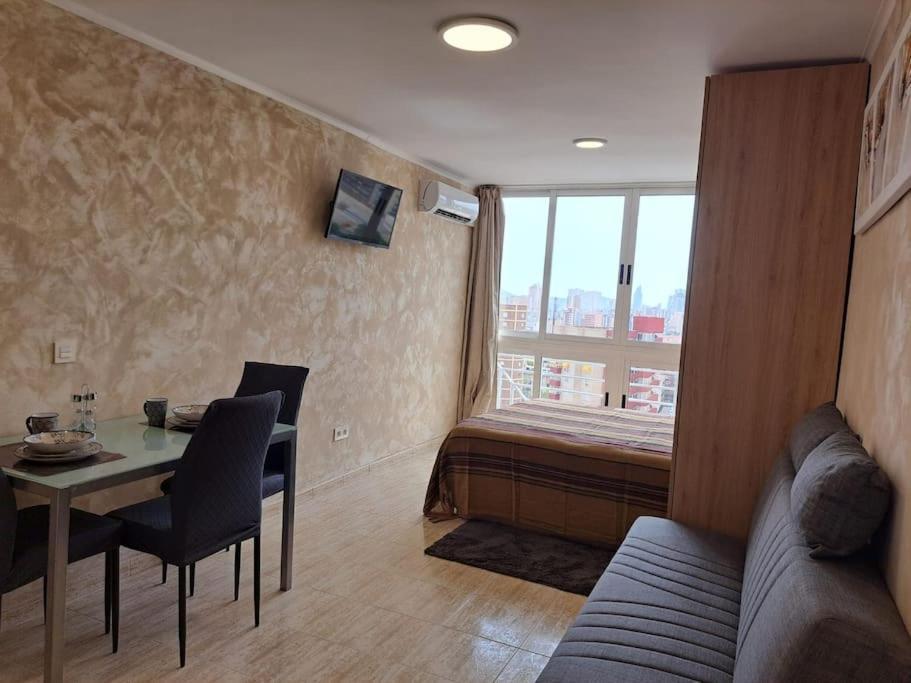 Appartamento Cozy Studio With Sea View Benidorm Esterno foto