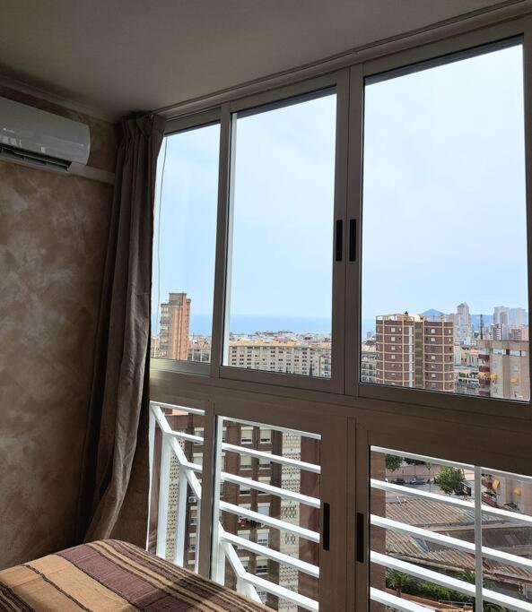 Appartamento Cozy Studio With Sea View Benidorm Esterno foto